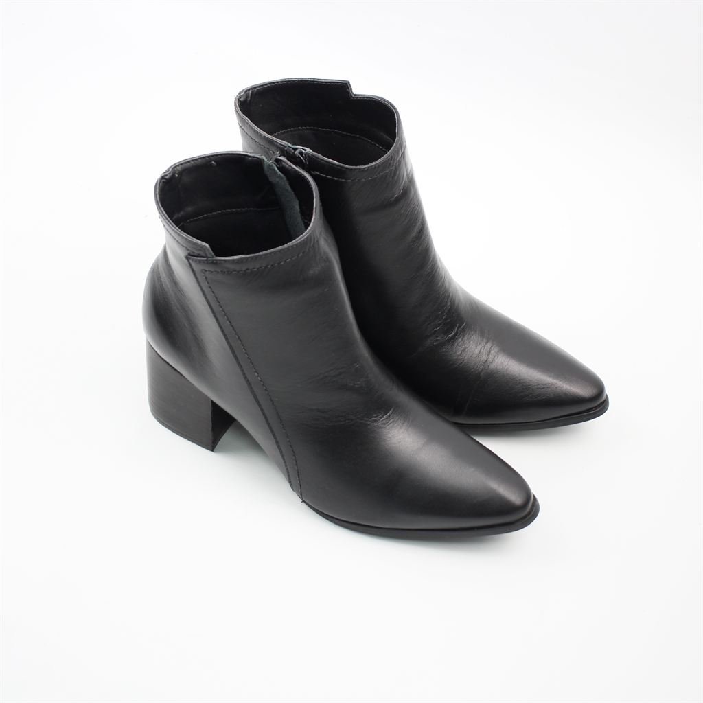Bota Cano Baixo Salto Bloco Couro Preto 2