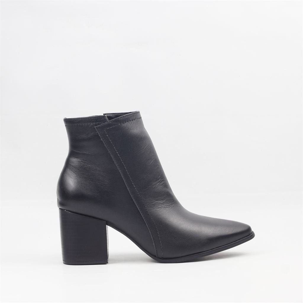 Bota Cano Baixo Salto Bloco Couro Preto 5