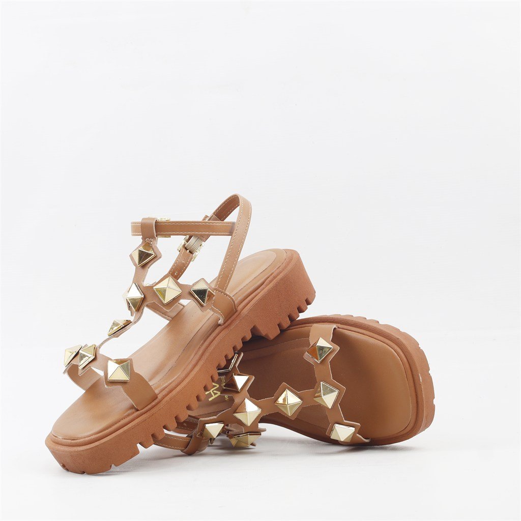Sandália Salto Bloco Detalhe Metais Caramelo 4