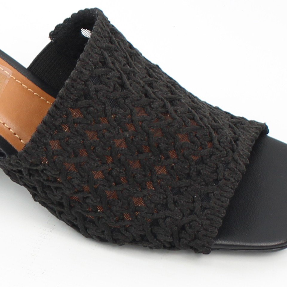 Tamanco Salto Bloco Bordado Preto 4