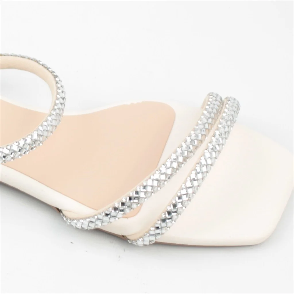 Rasteira Detalhe Brilho Prata 2