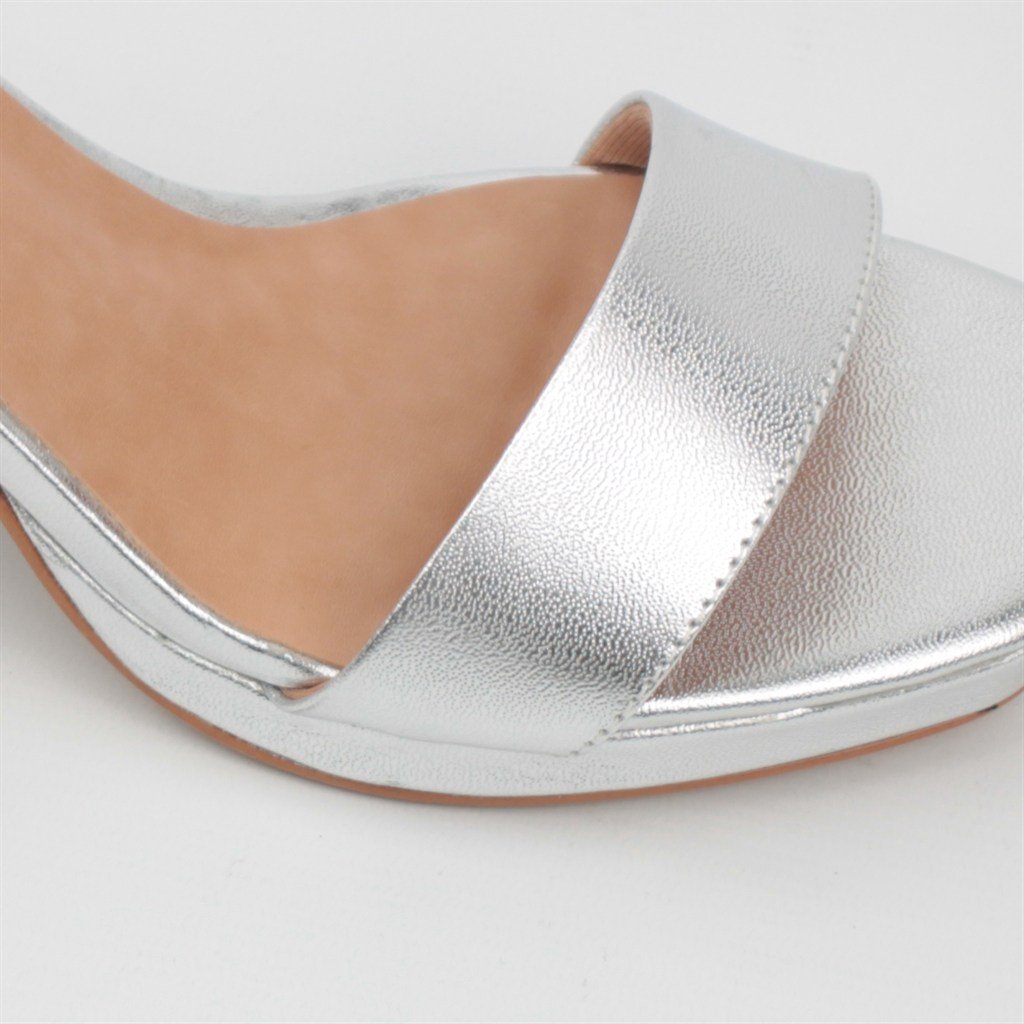 Sandália Salto Bloco Metalizada Prata 4