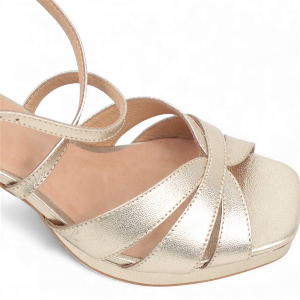 Sandália Salto Bloco Festa Ouro Light 3