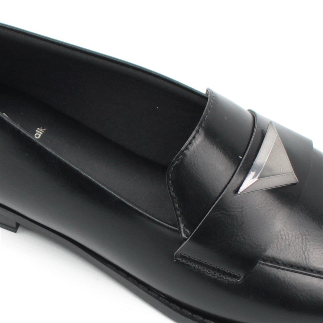 Mocassim Enfeite Metal Preto 2