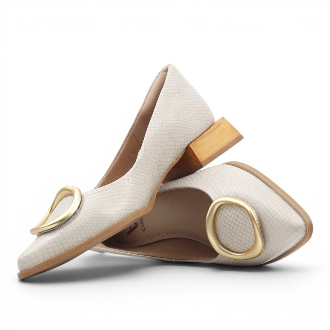 Scarpin Couro Enfeite Metal Branco 2