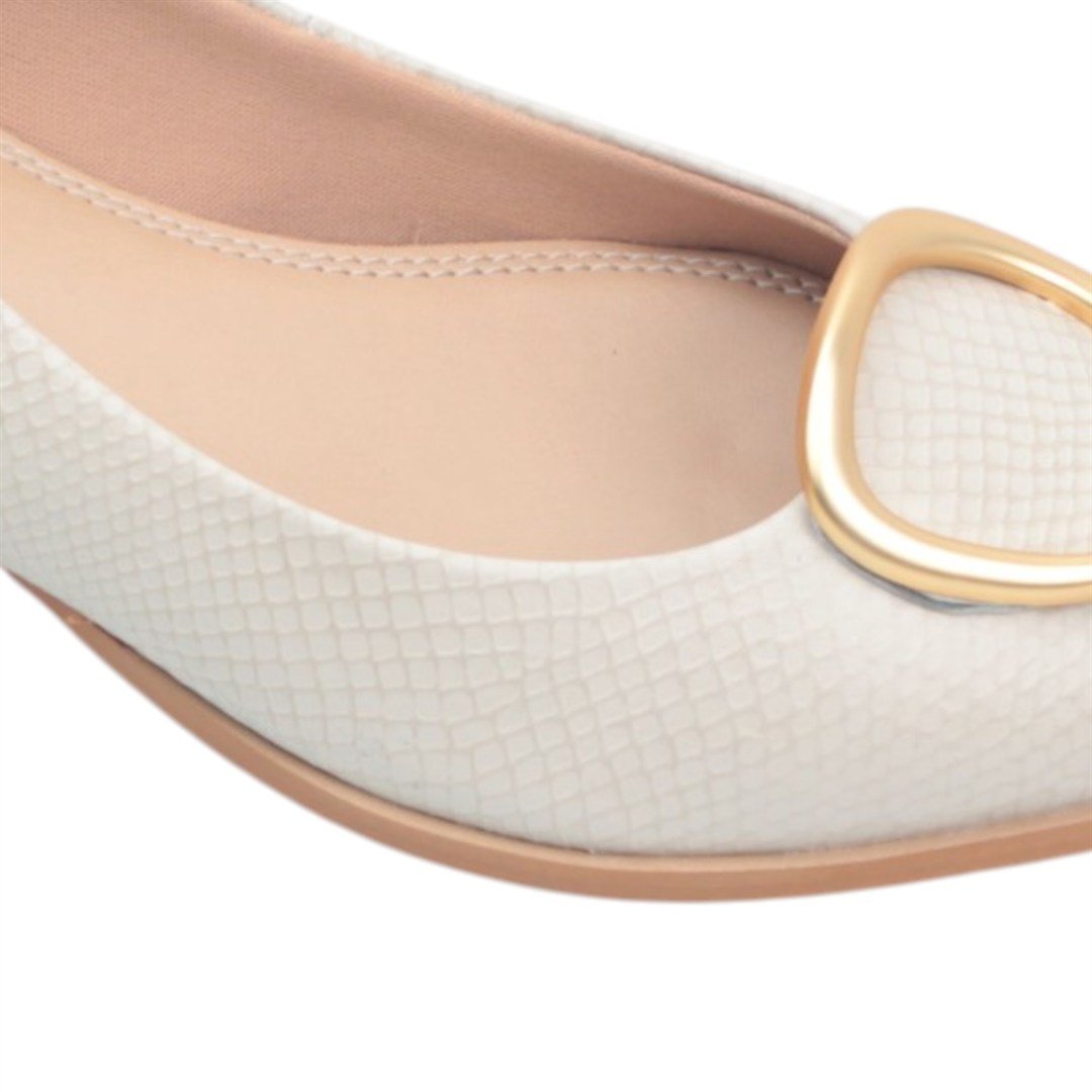Scarpin Couro Enfeite Metal Branco 3