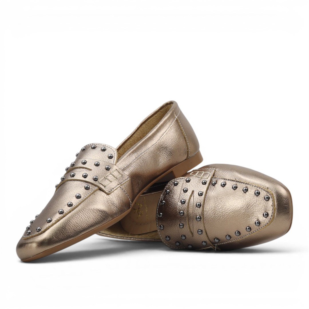 Mocassim Couro Cravos Dourado 2