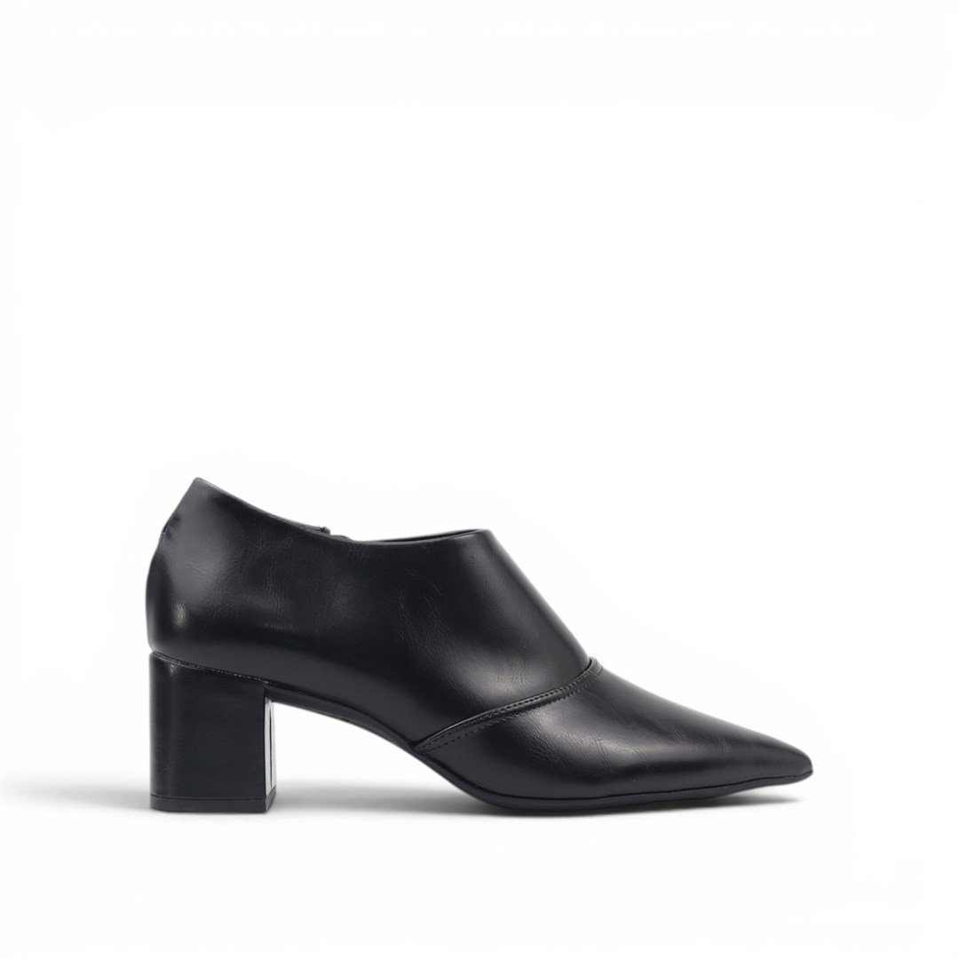 Bota Cano Baixo Bico Fino
