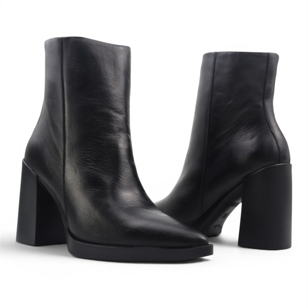 Bota Cano Baixo Couro Preto 2
