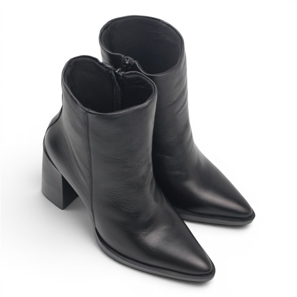 Bota Cano Baixo Couro Preto 4