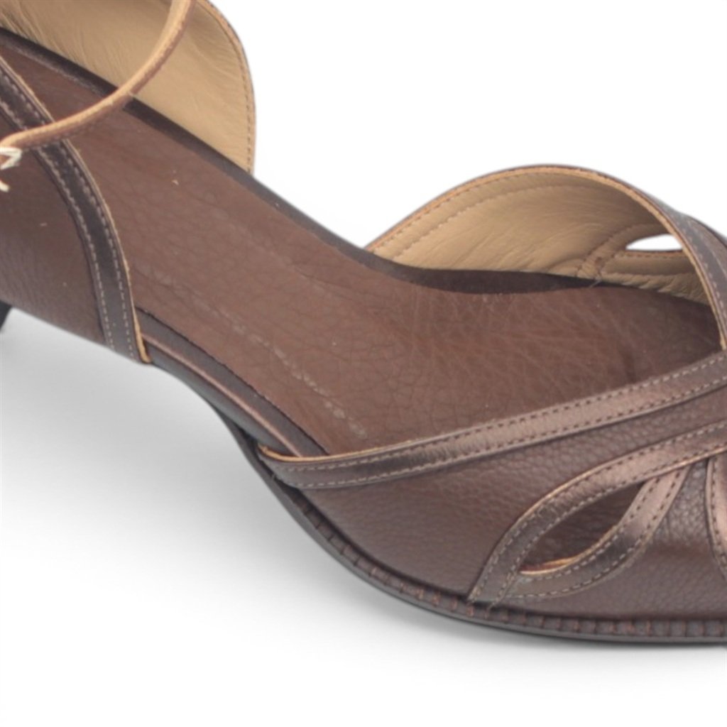 Scarpin Dorsay Couro Marrom 4