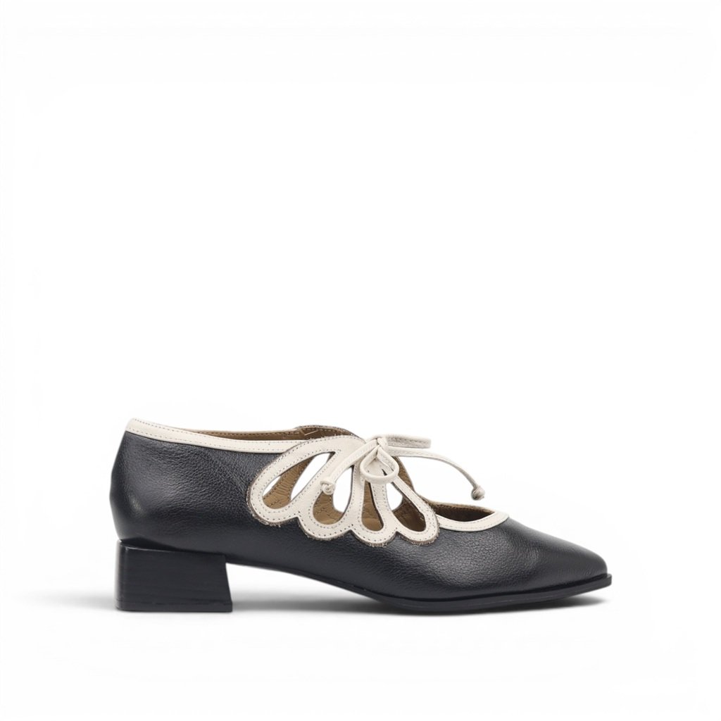 Scarpin Couro Amarração