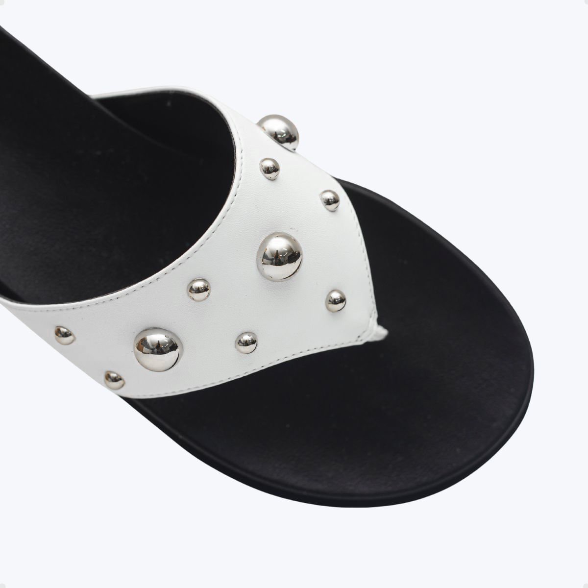 Tamanco Rasteiro Oàsis Ball Dayane Magalhães Preto E Branco Branco 4