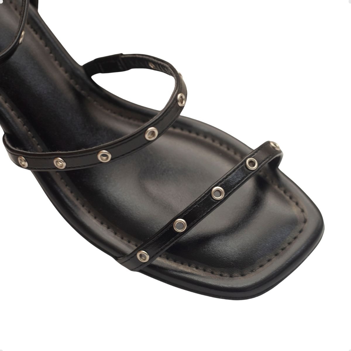 Sandália Salto Bloco Aura Dayane Magalhães Perfuros Preta Preto 4