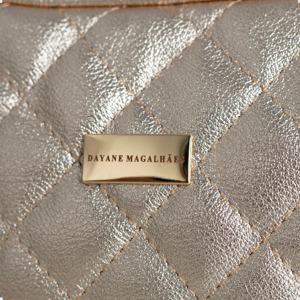 Bolsa Feminina Tiracolo Dayane Magalhães Fendy Dourado 4