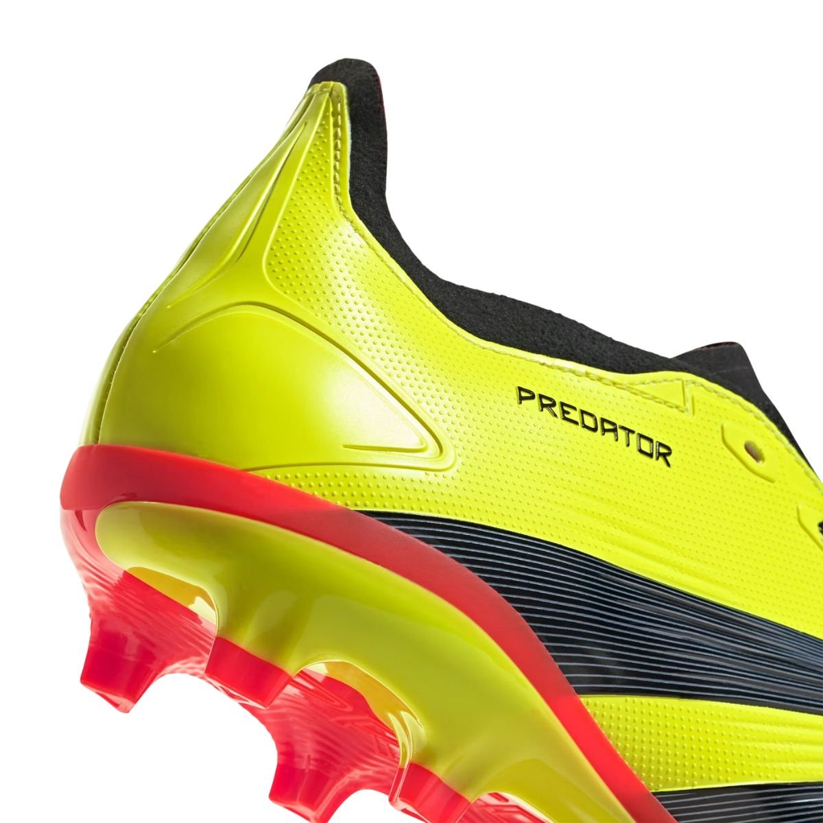 Chuteira Campo Masc Adidas Predator 24 League Low Ig7761- Amarelo 5