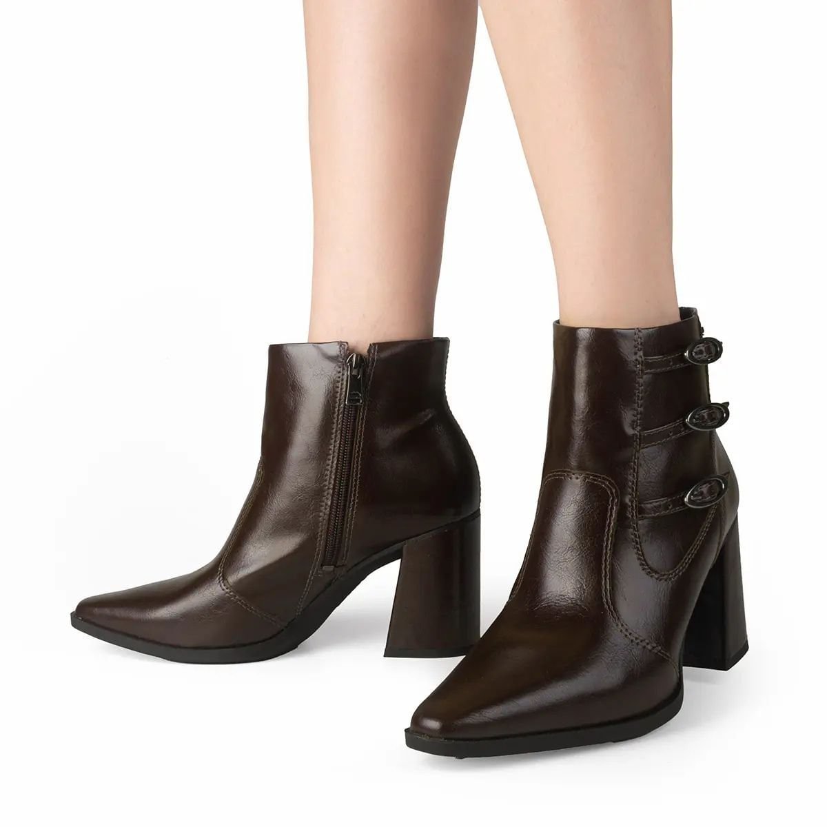 Bota Femina Cano Baixo Dakota Marrom 7