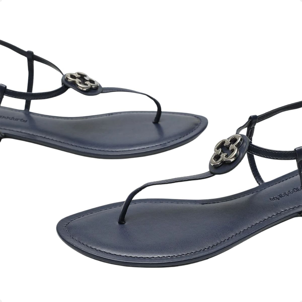 Sandalia Rasteira Aplique Monograma Capodarte Preto 3