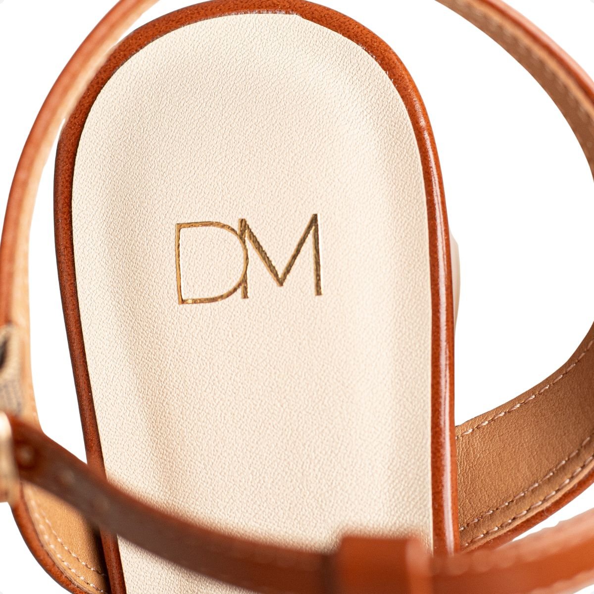 Sandália Salto Orgânico Marrom Com Detalhes Dourados Dm Marrom 7