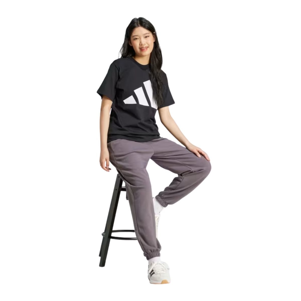 Camiseta Feminina Adidas Feminina Essentials Big Logo Preta