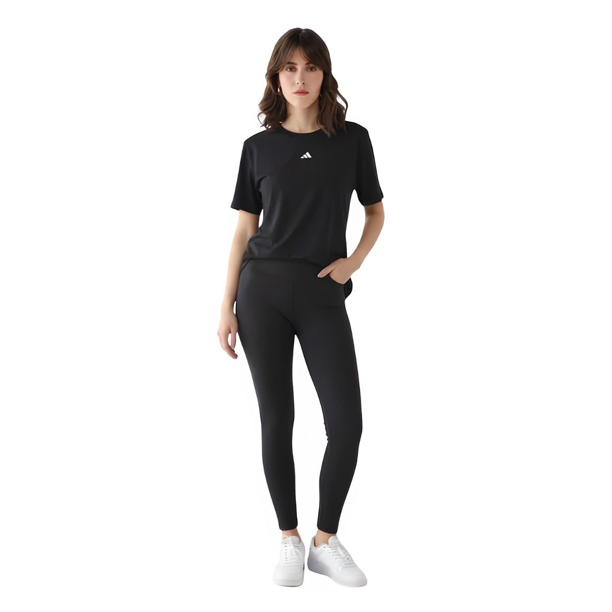 Camiseta Feminina Adidas Feminina Essentials Small Logo Preta Preto 2