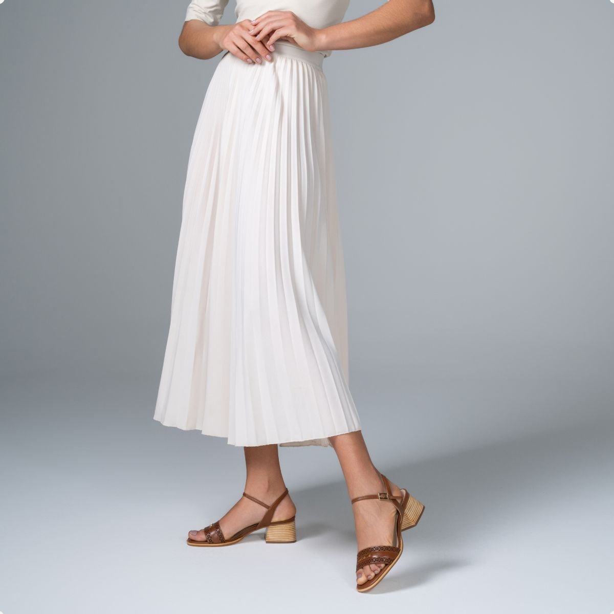 Sandália Feminina Salto Médio Bloco Couro Luz Da Lua Marrom 7