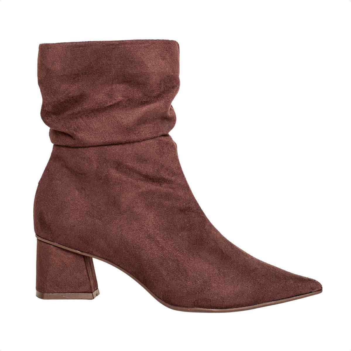 Bota Feminina Dm Em Camurça Pampa Com Salto Bloco Cacau