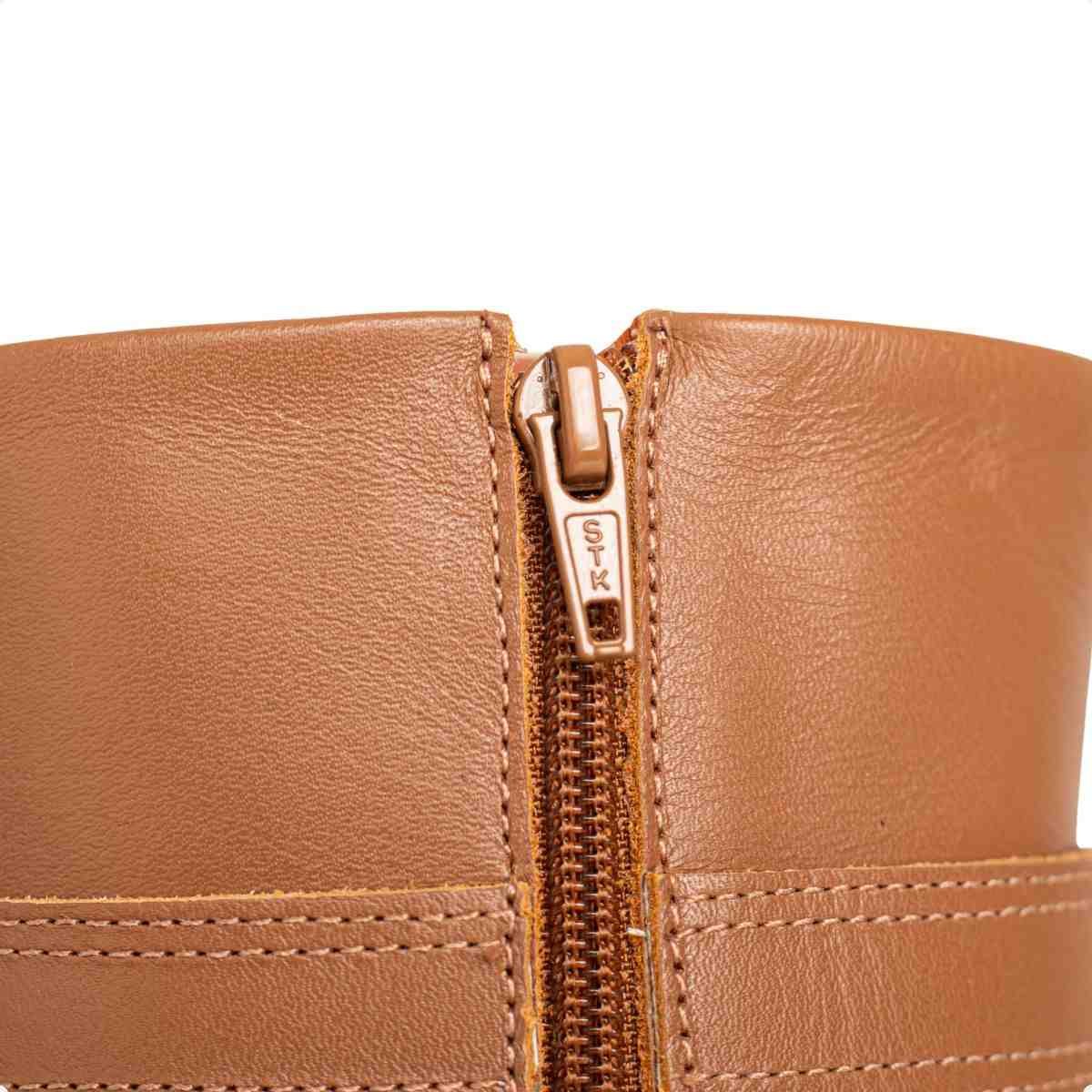 Bota Feminina Dm Cano Médio Em Couro Com Salto Bloco Veneto Caramelo Caramelo 7