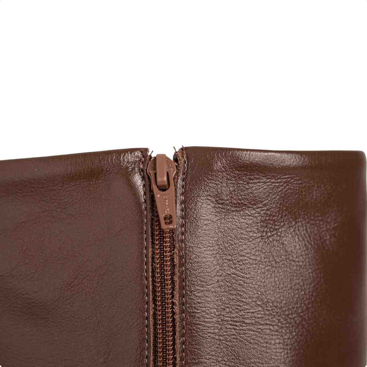 Bota Feminina Dm Cano Alto Em Couro Com Salto Bloco E Bico Fino Veneto Brown Marrom 3