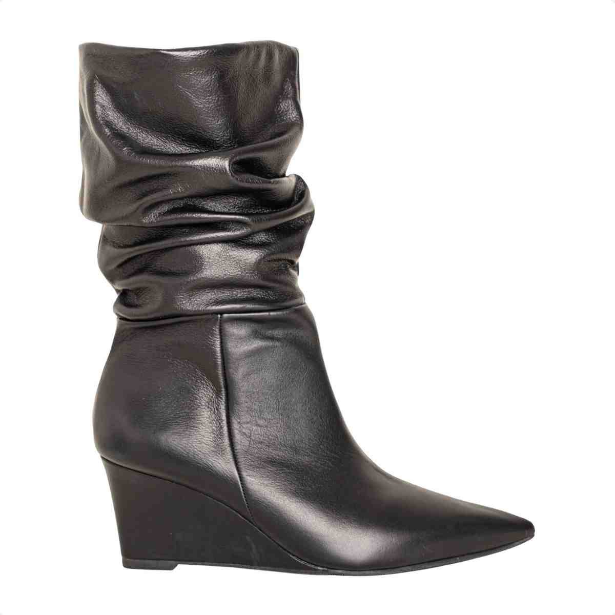 Bota Feminina Dm Cano Alto Em Couro Com Salto Anabela Preta