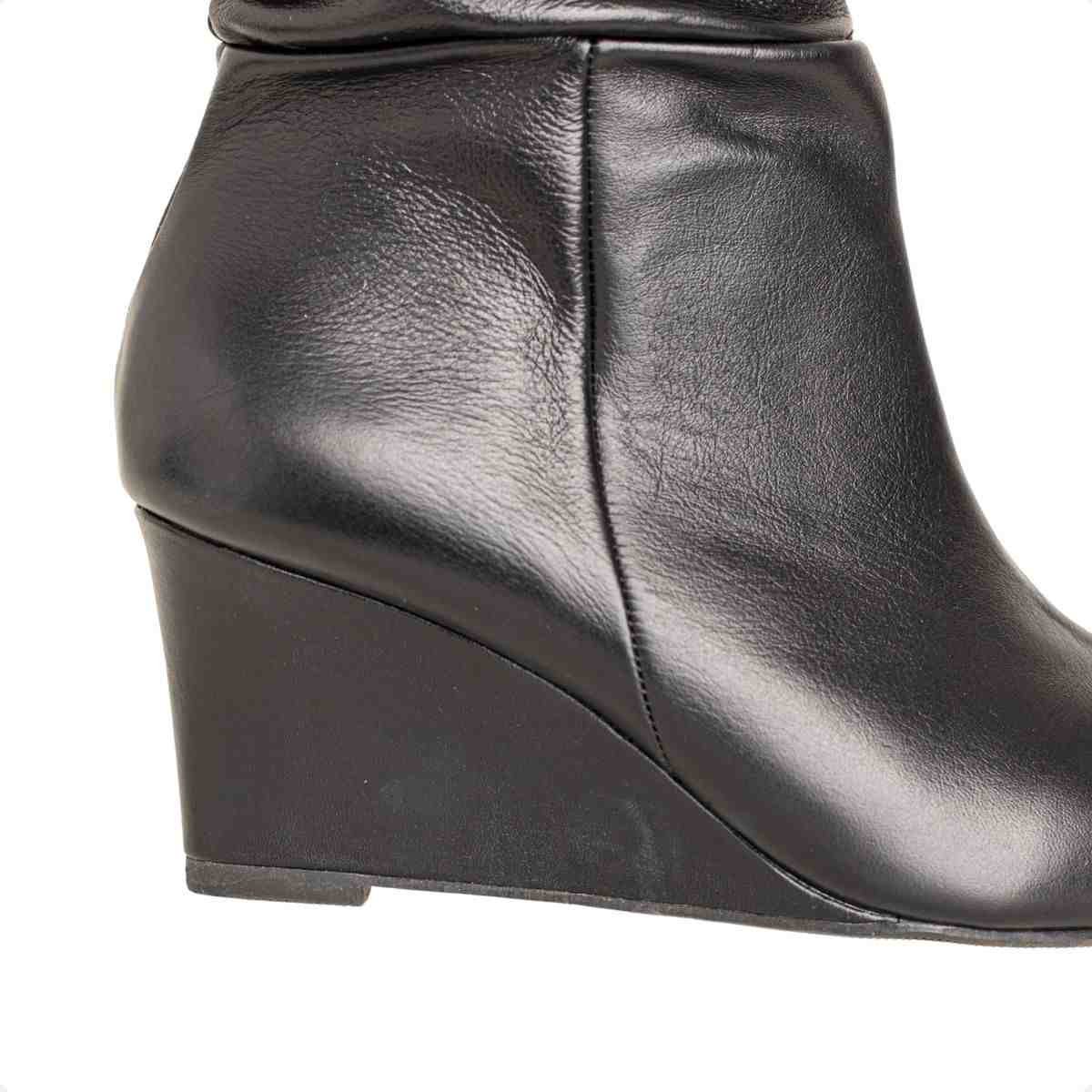 Bota Feminina Dm Cano Alto Em Couro Com Salto Anabela Preta Preto 7