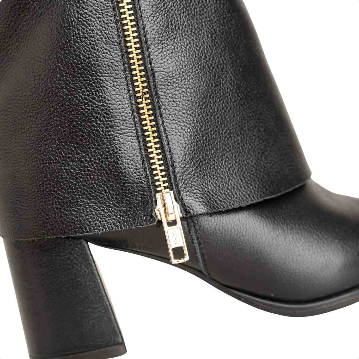Bota Feminina Dm Em Couro Preta Com Capa E Salto Bloco Preto 3