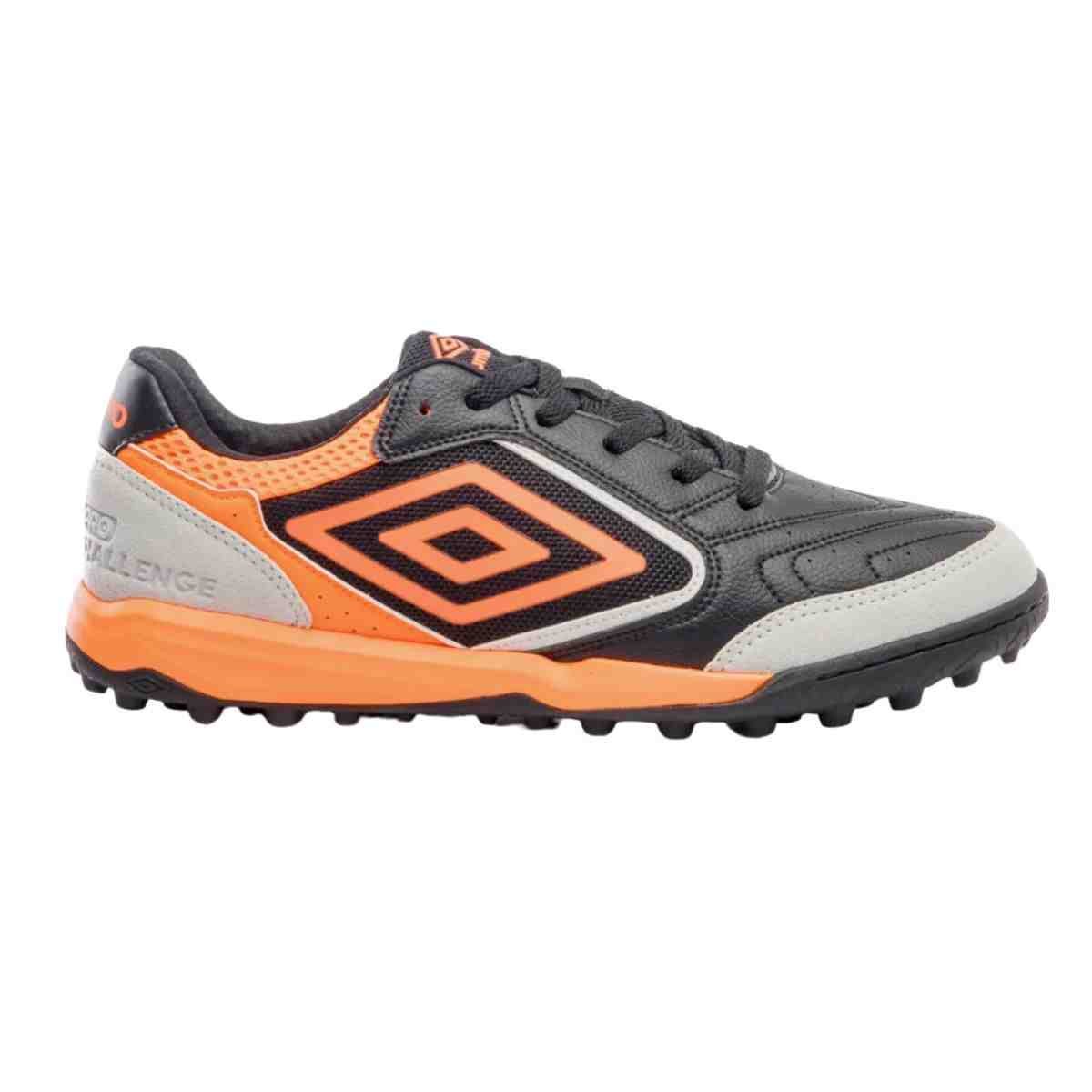 Chuteira Society Masculina Umbro Pro Challenge Uptake Preta E Laranja
