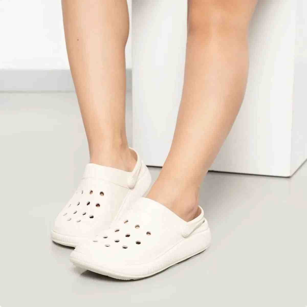 Chinelo Babuche Feminino Moleca Branco Bege 2
