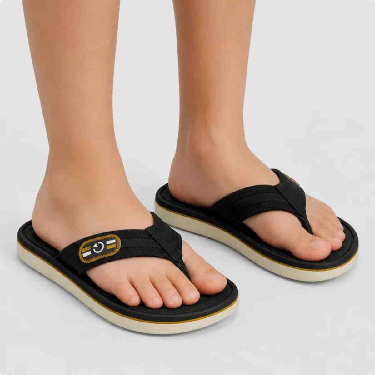 Chinelo Dedo Infantil Cartago Paris Ii Branco E Preto Preto 2