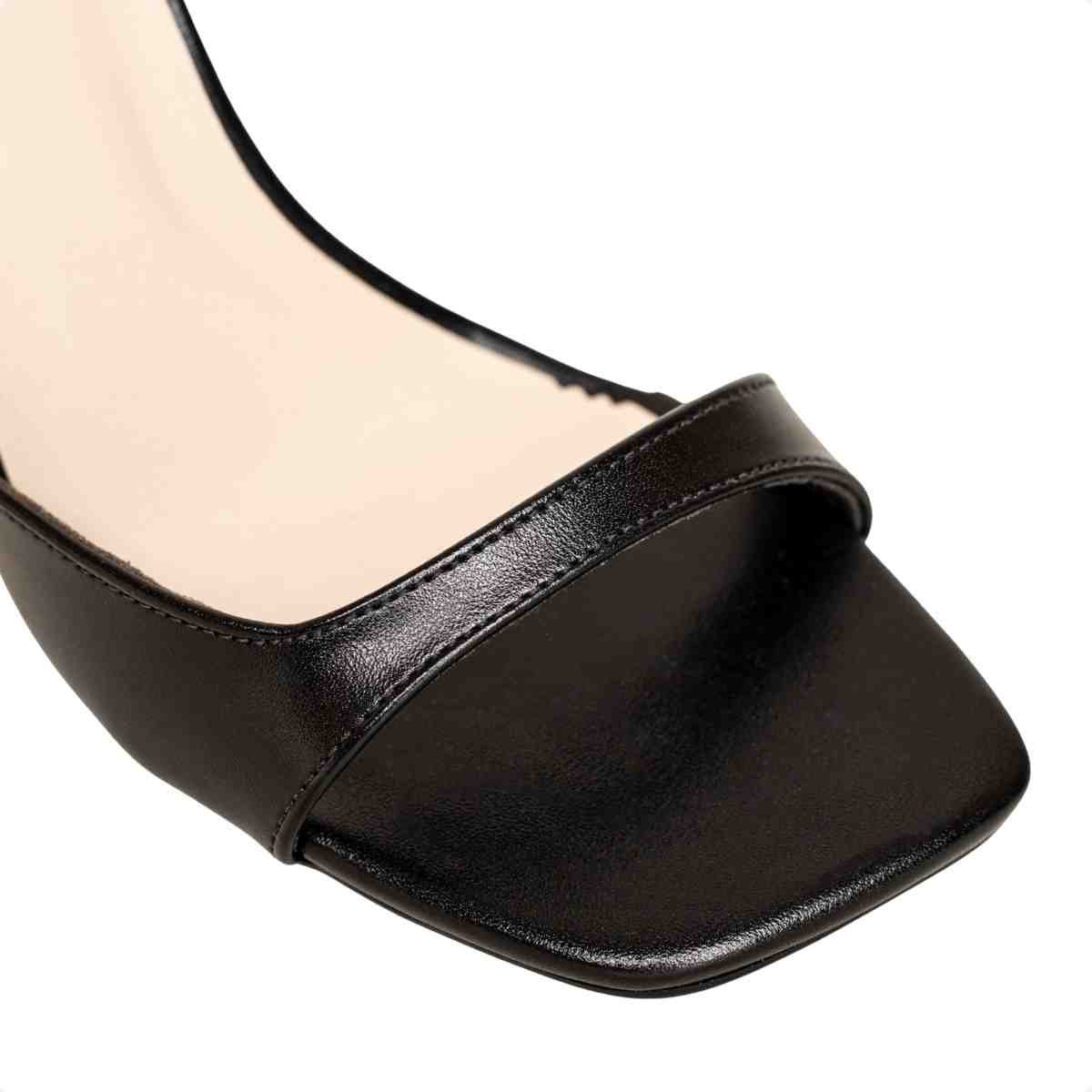 Sandália Feminina Salto Fino Bico Quadrado Slim Isis Dm Napa Preta Preto 3