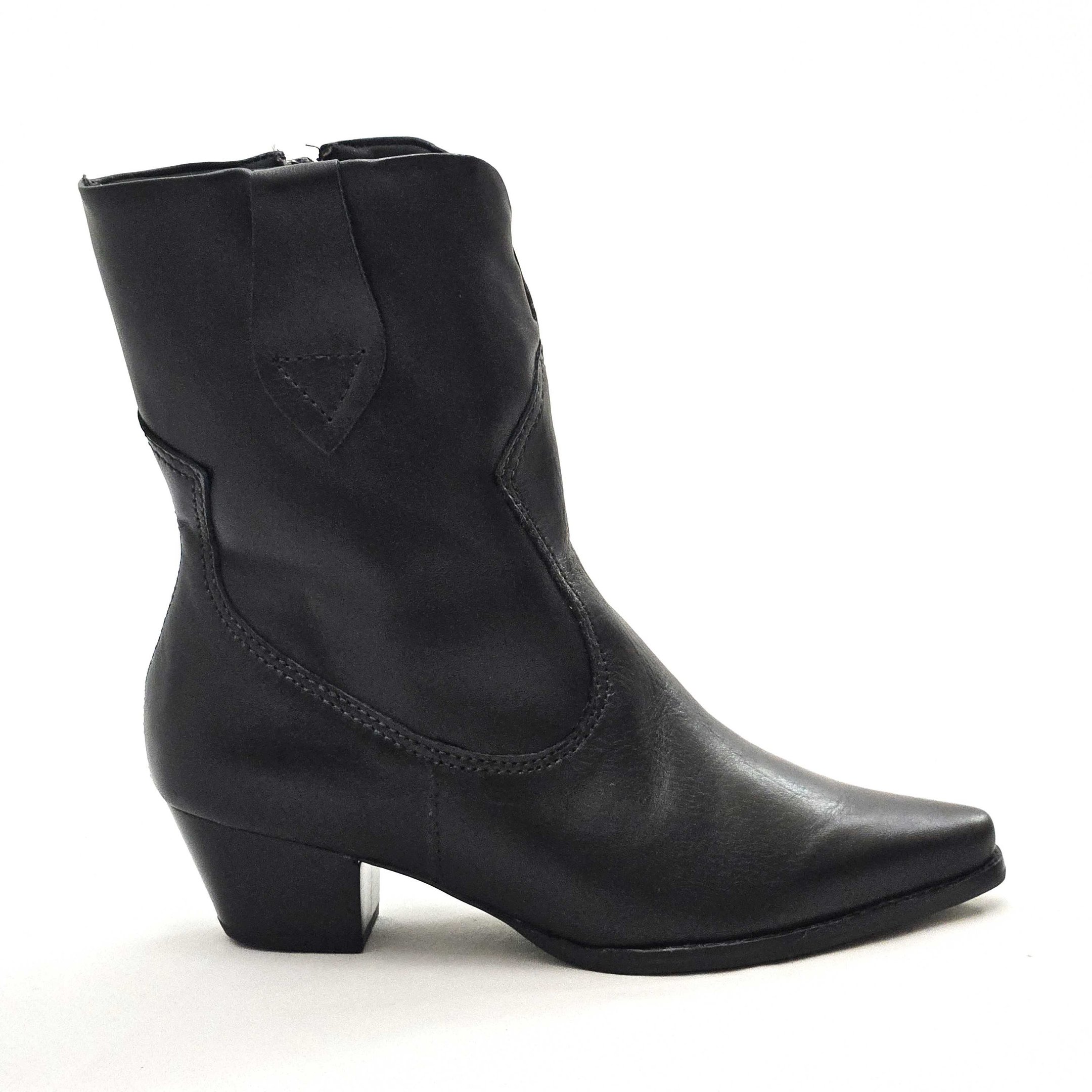 Bota Feminina Usaflex Western Bico Fino Em Couro