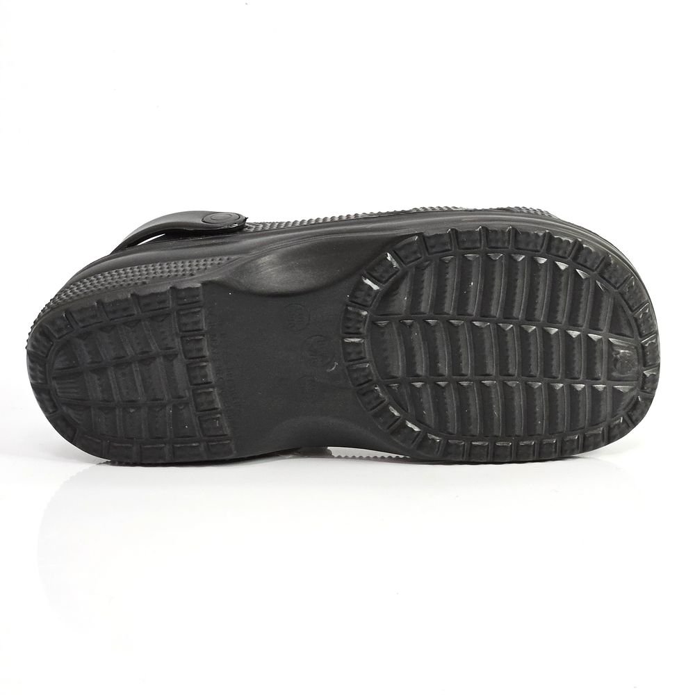 Babuche Scaleno Borracha EVA Com Furos Preto 4