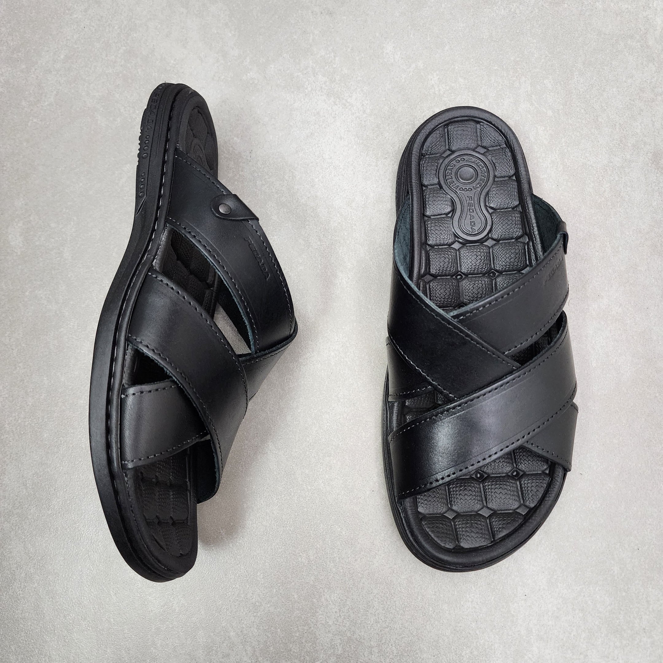 Chinelo Pegada X Em Couro Pinhão Preto 2