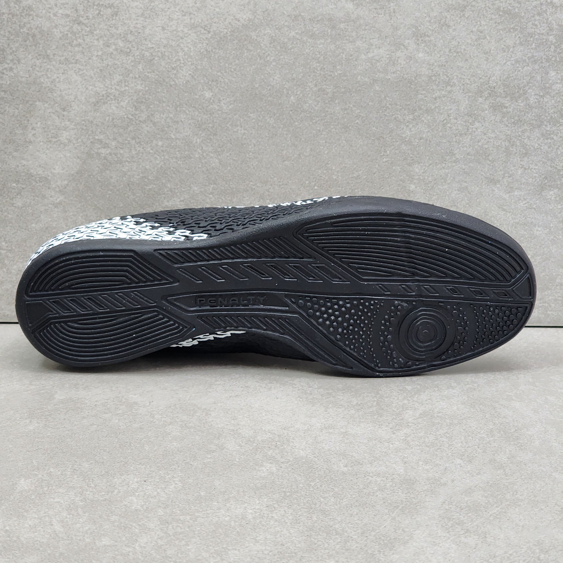 Chuteira Penalty Futsal Bravo Preto 4