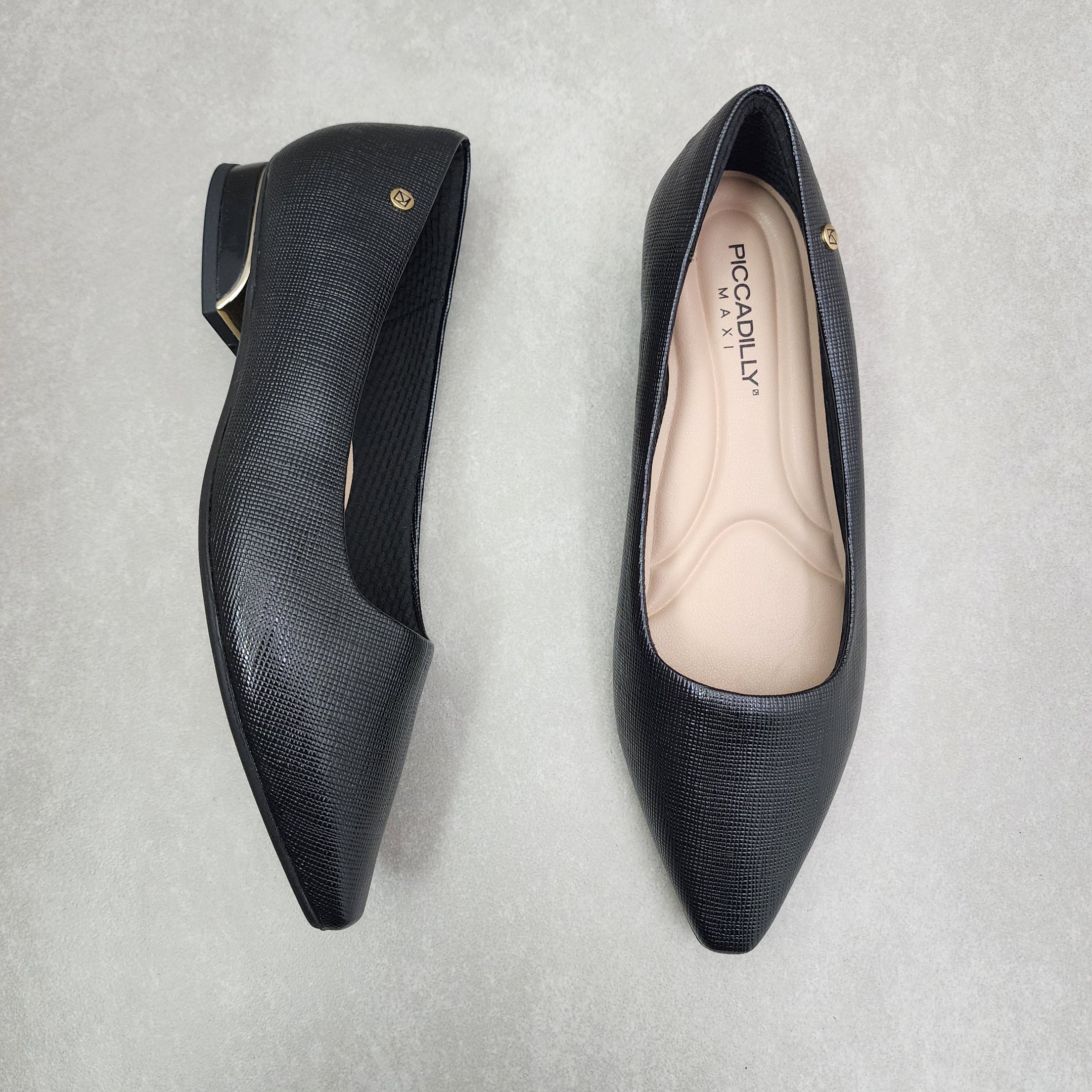 Sapato Piccadilly MAXI Bico Fino e Salto Baixo Preto 2