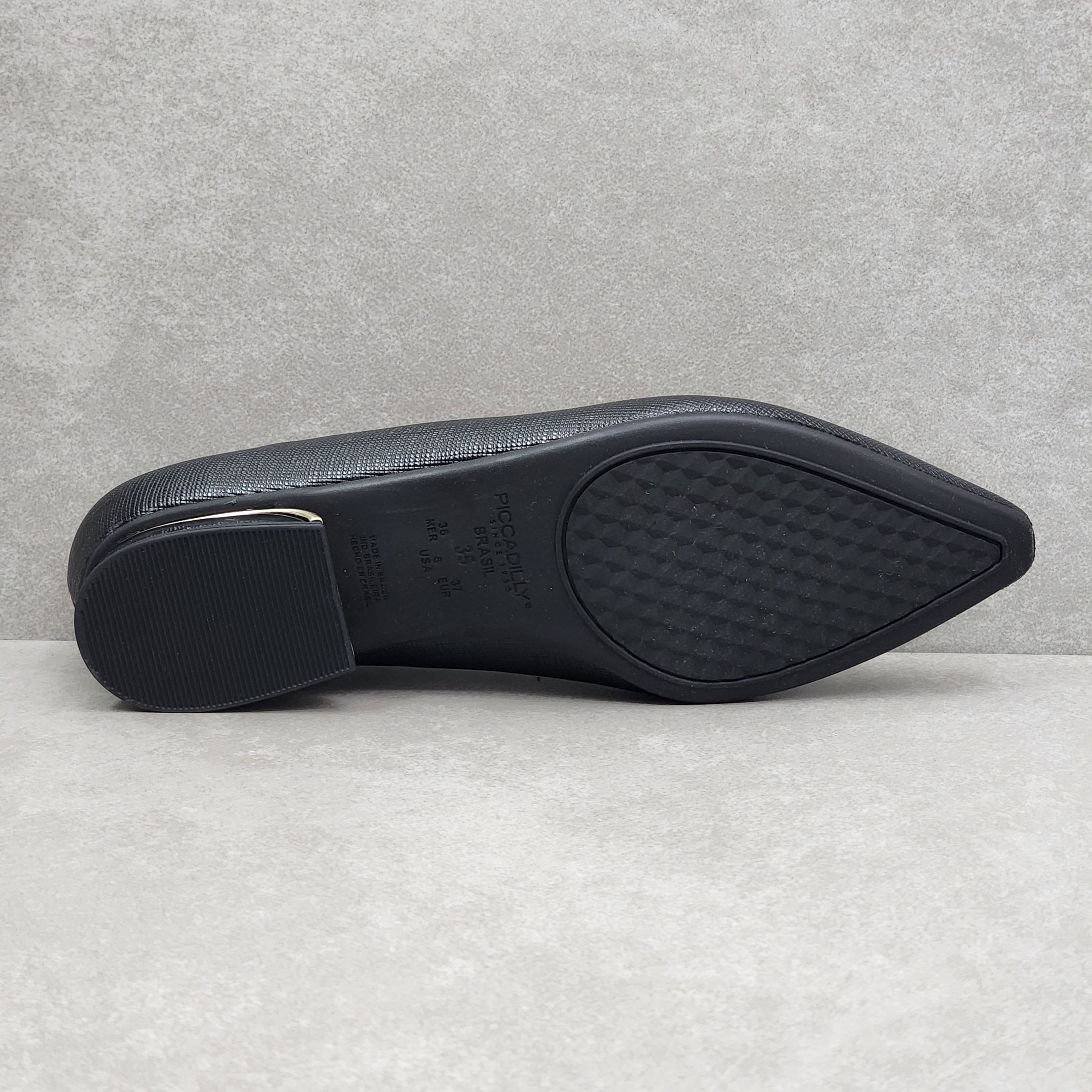 Sapato Piccadilly MAXI Bico Fino e Salto Baixo Preto 4