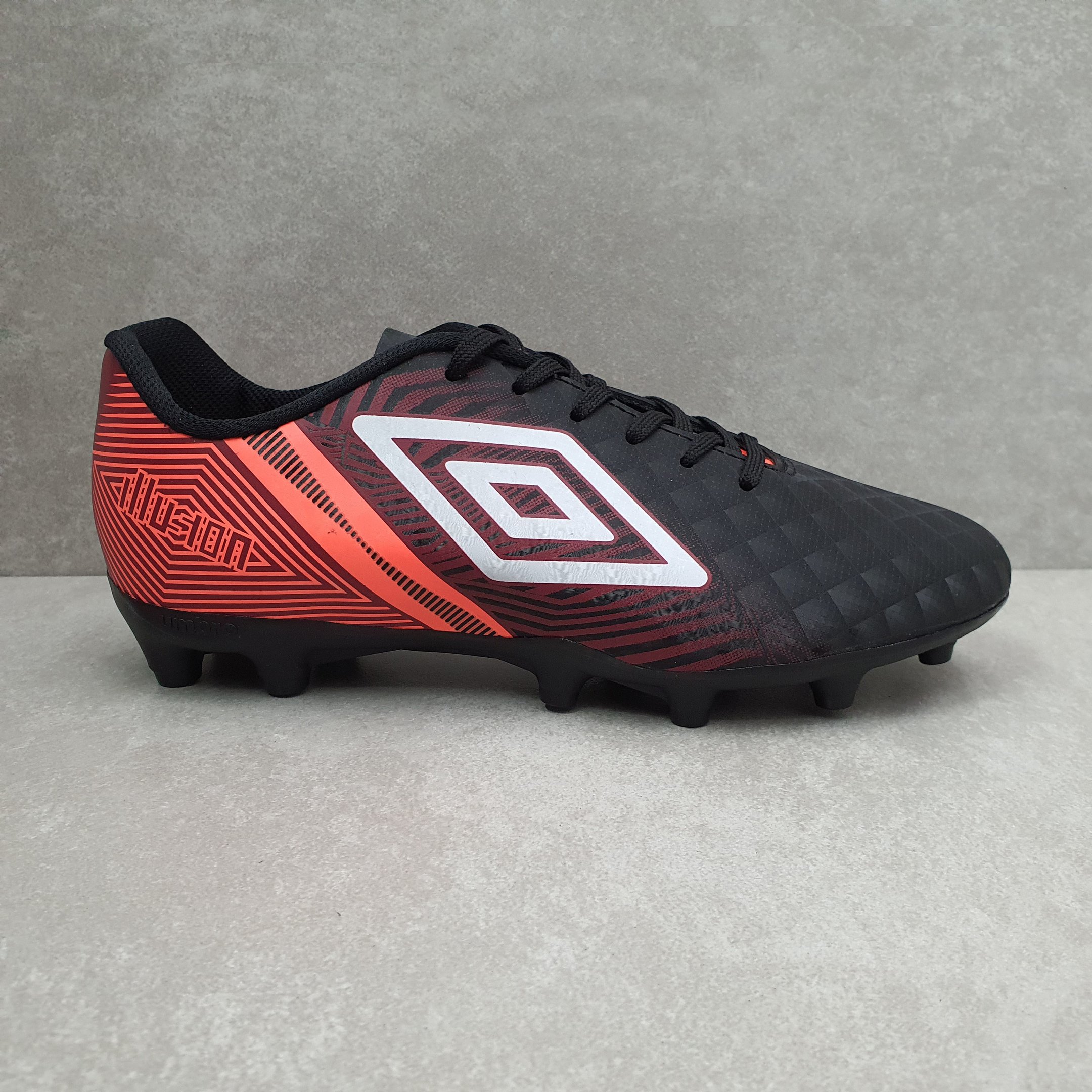 Chuteira Umbro de Campo Illusion