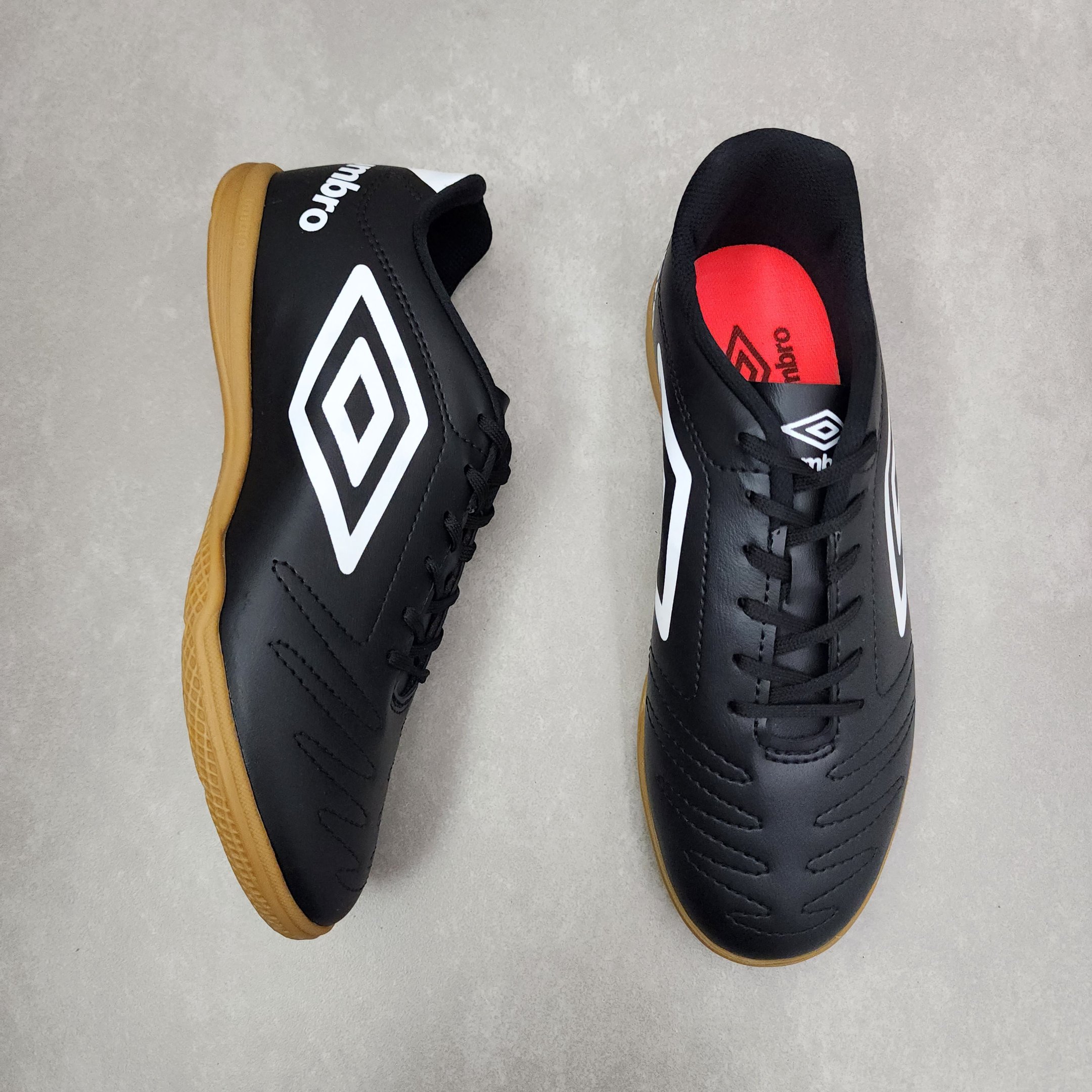 Chuteira Umbro Futsal Class Preto 2