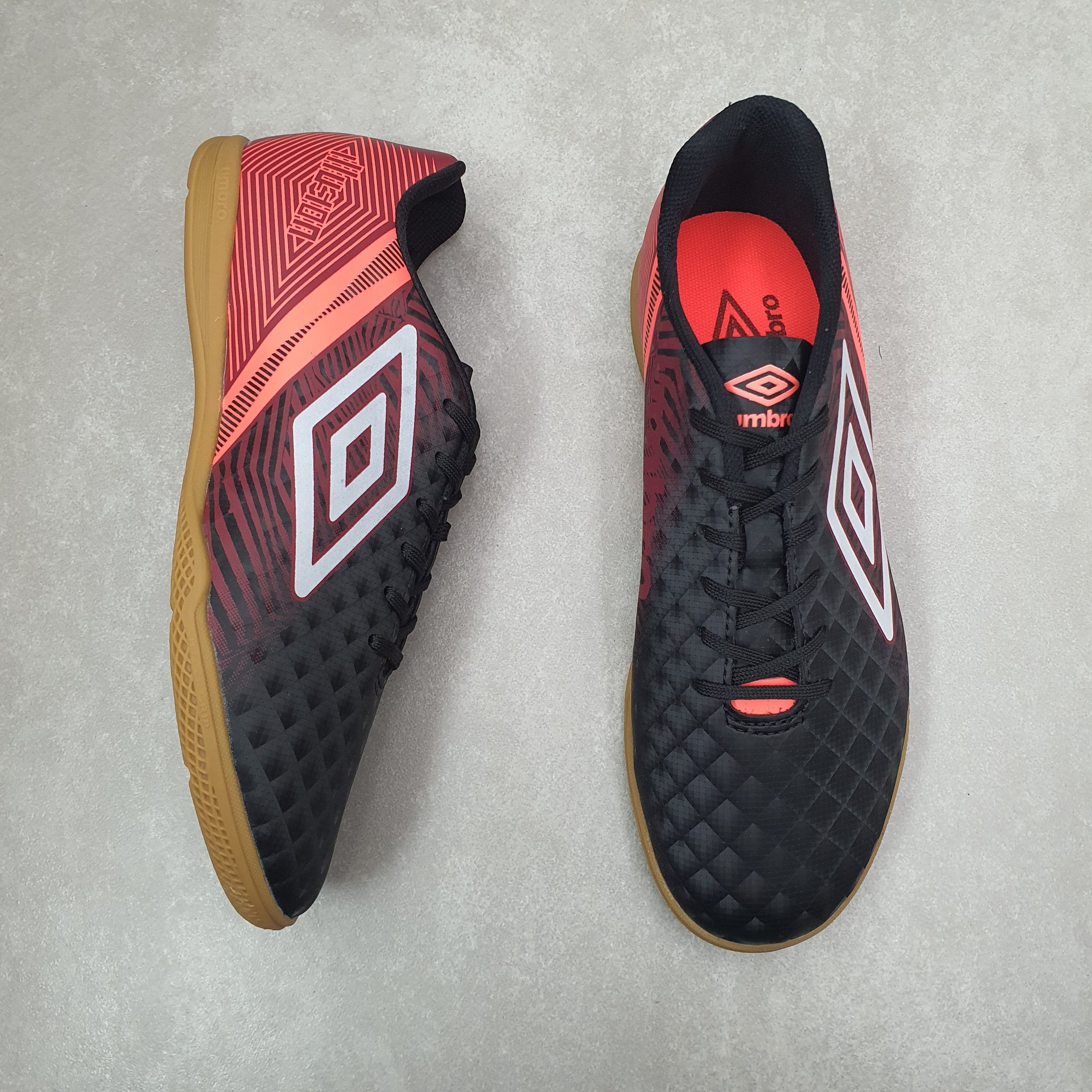 Chuteira Umbro Indoor Illusion Preto 2