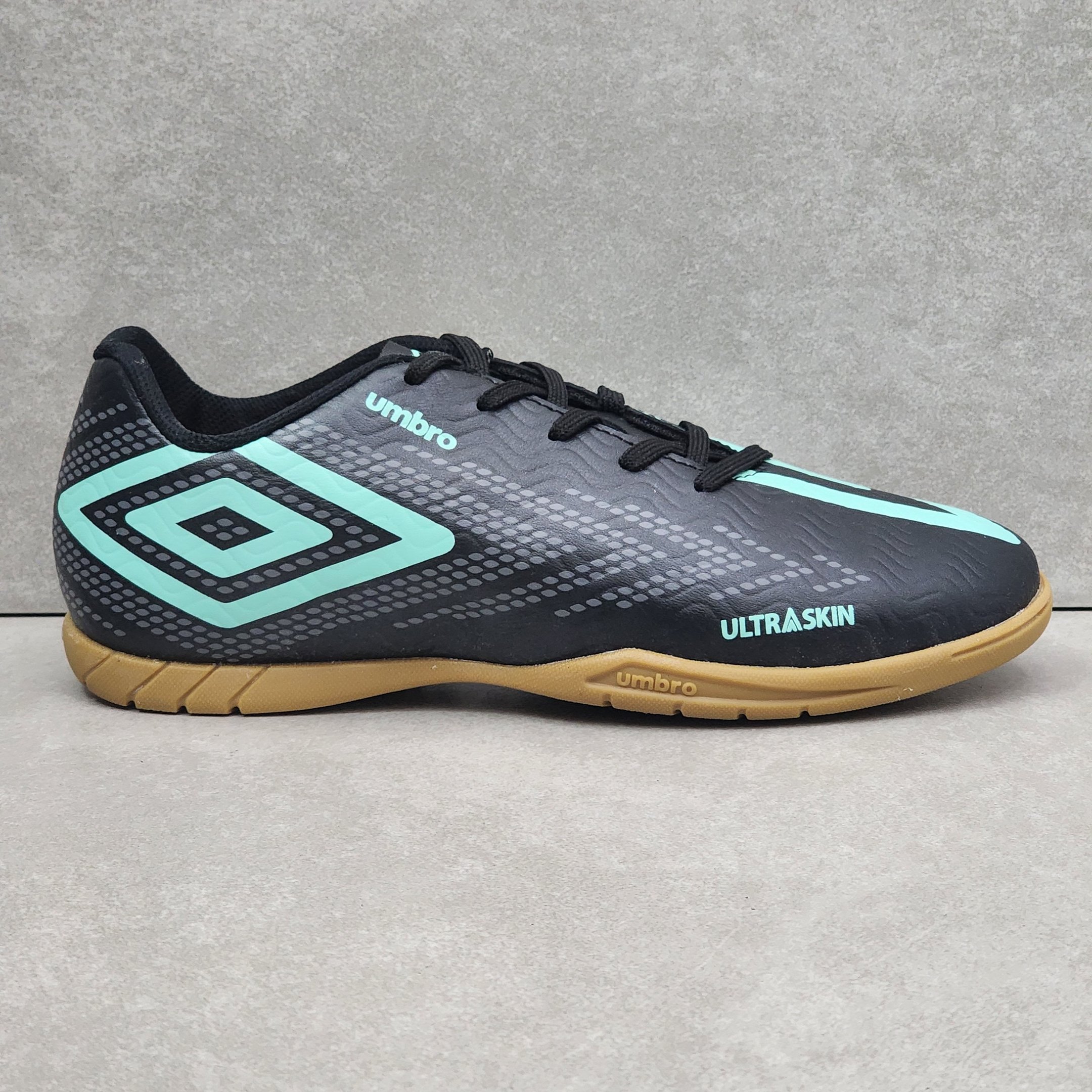 Chuteira Umbro Indoor Ultraskin
