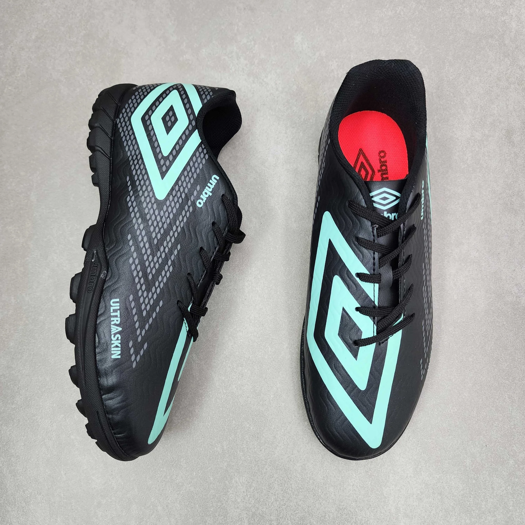 Chuteira Umbro Society Ultraskin Preto/Verde 2