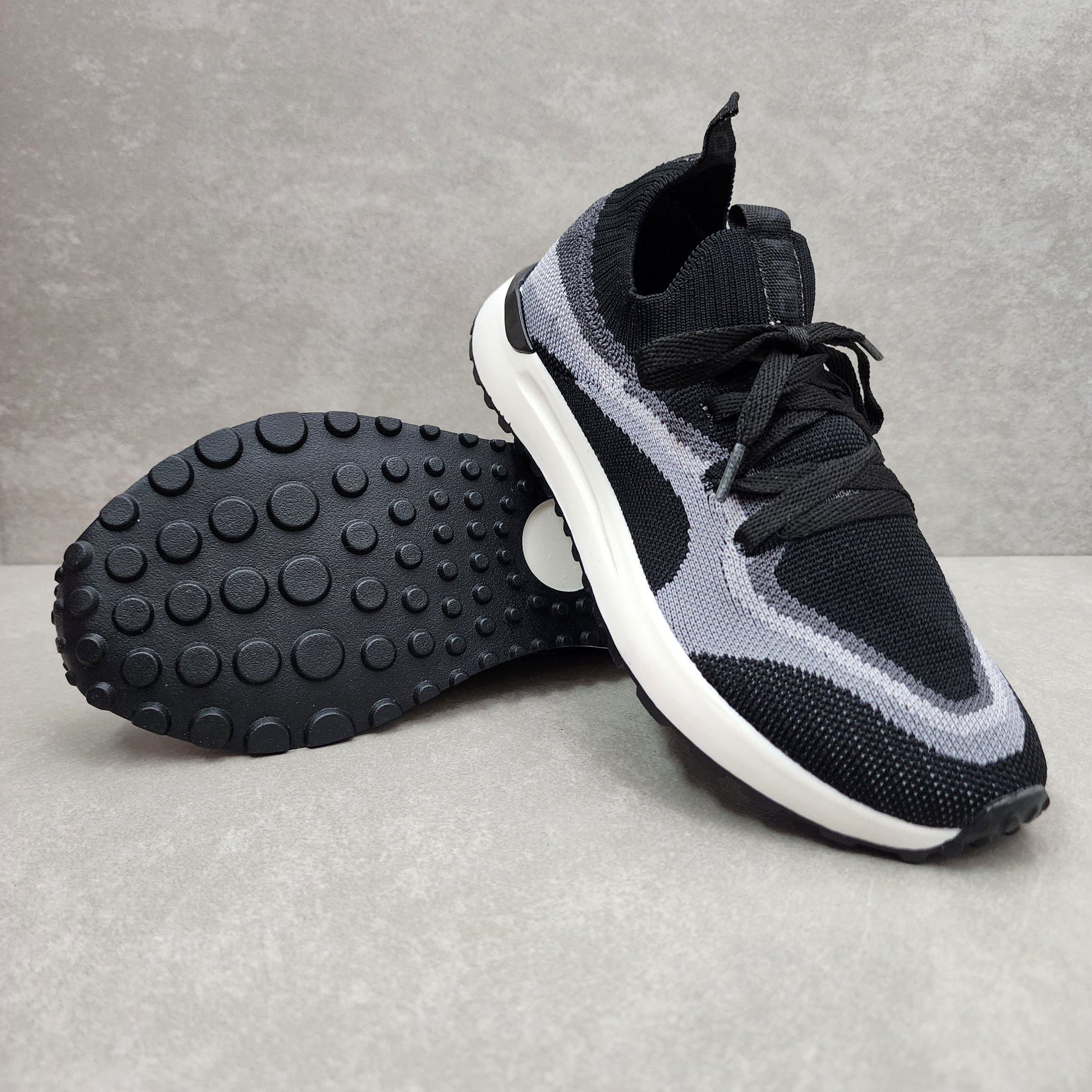 Tênis Feminino Space em Knit Com Cadarço Preto 3