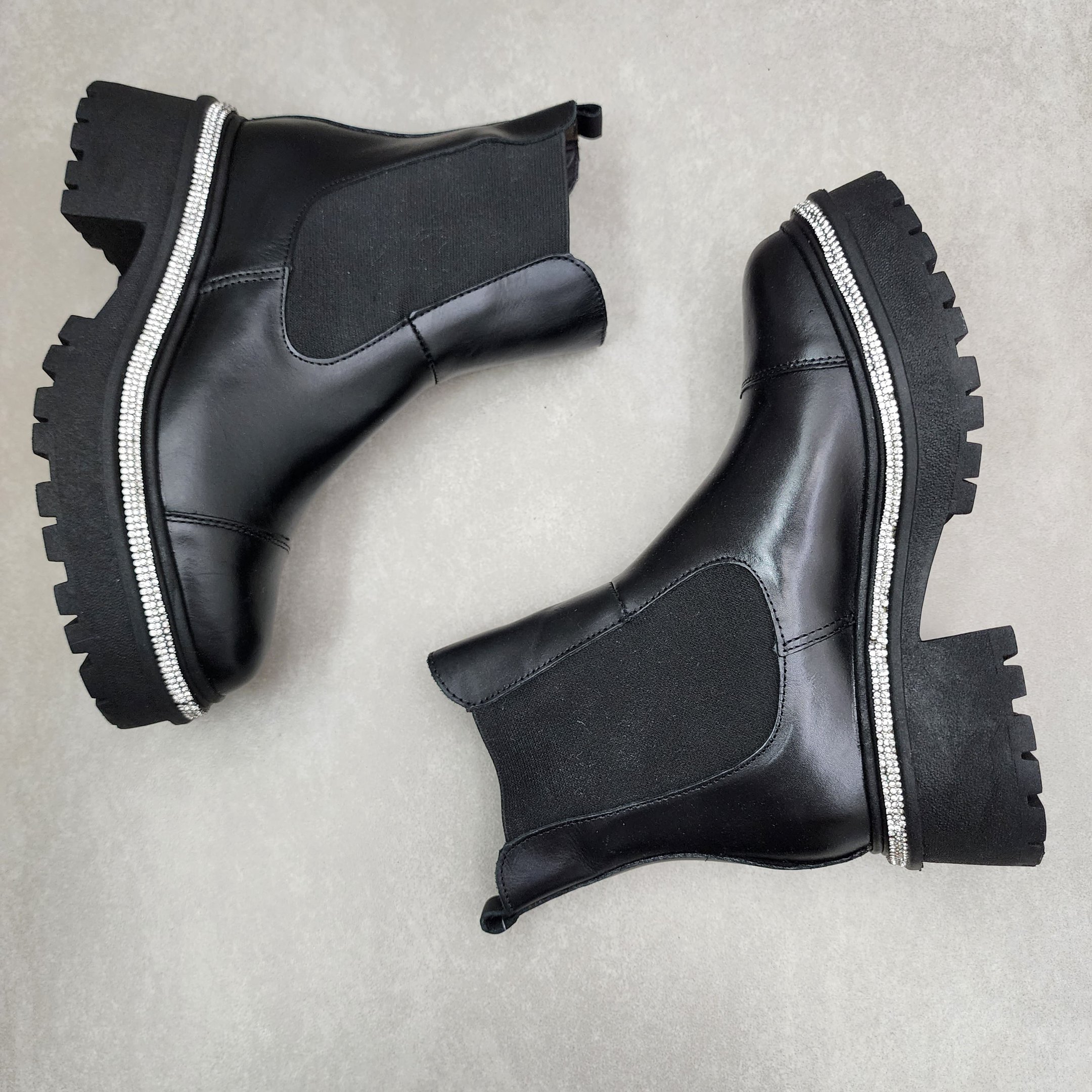 Bota Feminina Santa Moça Chelsea Preto 2