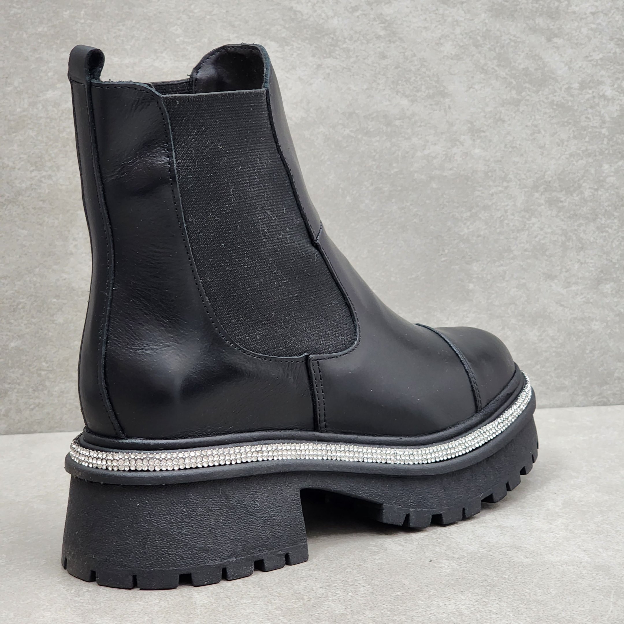Bota Feminina Santa Moça Chelsea Preto 3